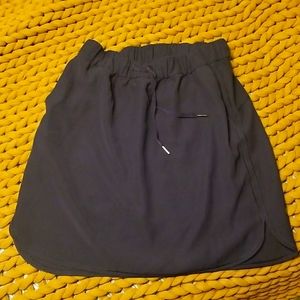 Lululemon "on the fly" black skirt size 10